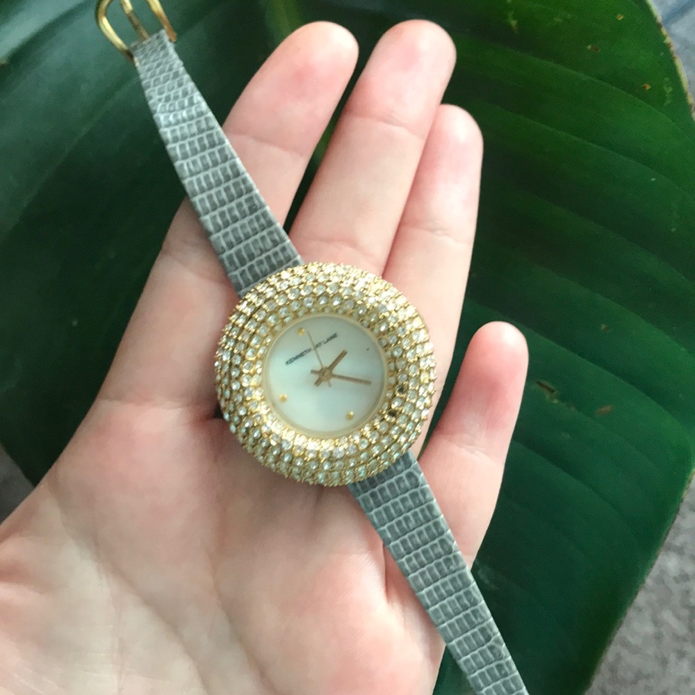 Watch: Crystal, mother of pearl lizard strap🦎